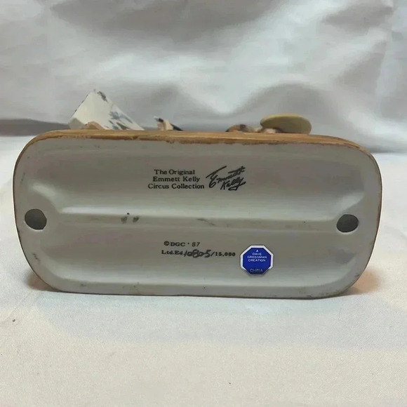 Vintage Clown Figurine by Emmet Kelly Jr. - Picture 5 of 6